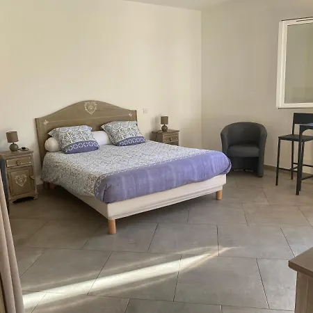 Ernella Kamp alanı Aléria